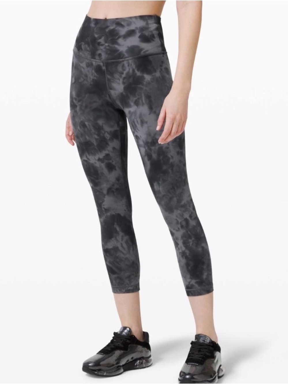 Lululemon Align Crop 21" Diamond Dye
Diamond Dye Pitch Grey Graphite Grey Sz 6